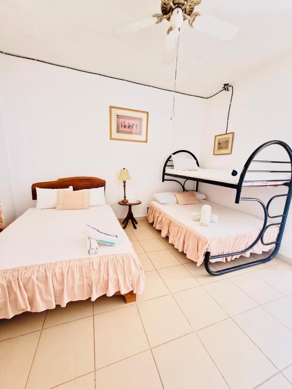 Hotel Georgi Cr Veintisiete de Abril Bagian luar foto
