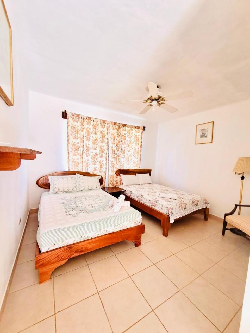 Hotel Georgi Cr Veintisiete de Abril Bagian luar foto