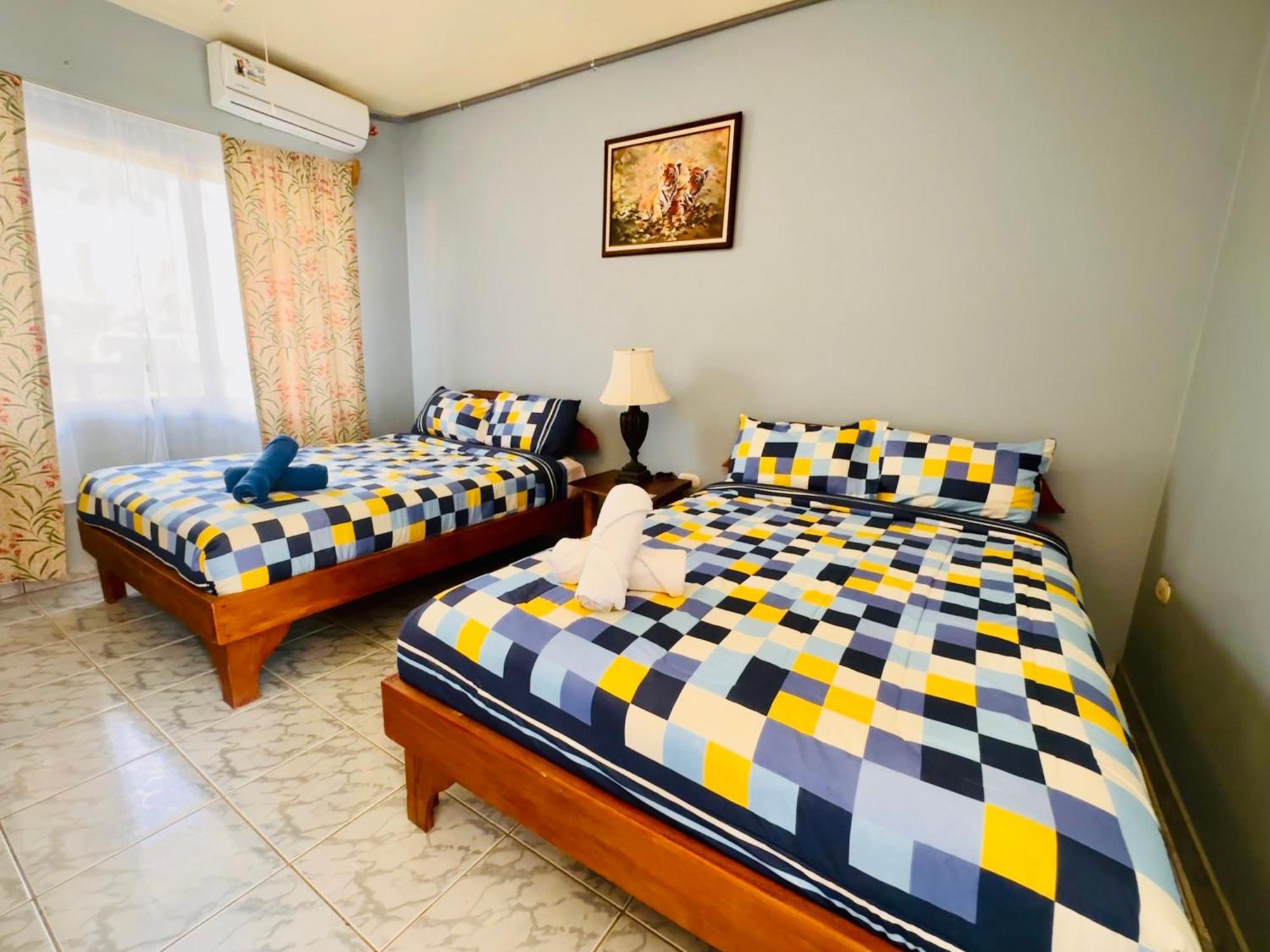 Hotel Georgi Cr Veintisiete de Abril Bagian luar foto