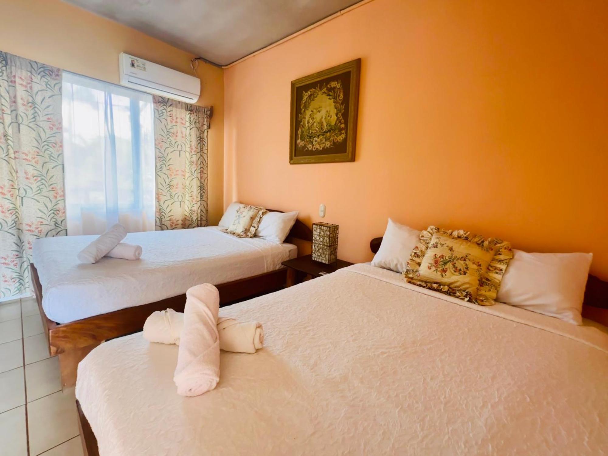 Hotel Georgi Cr Veintisiete de Abril Bagian luar foto