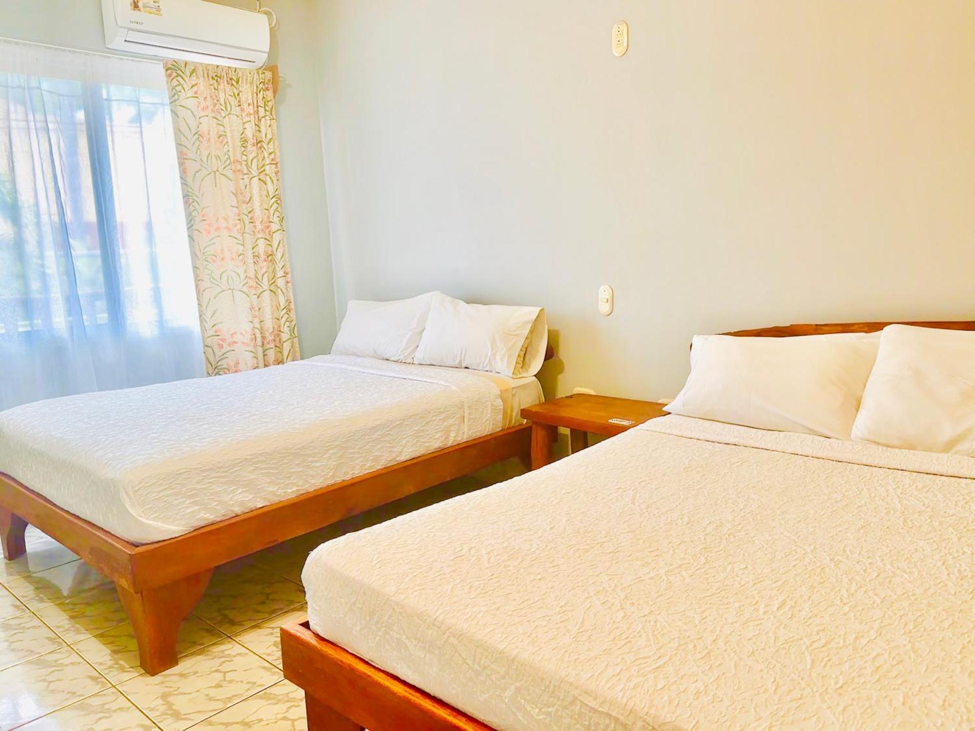 Hotel Georgi Cr Veintisiete de Abril Bagian luar foto