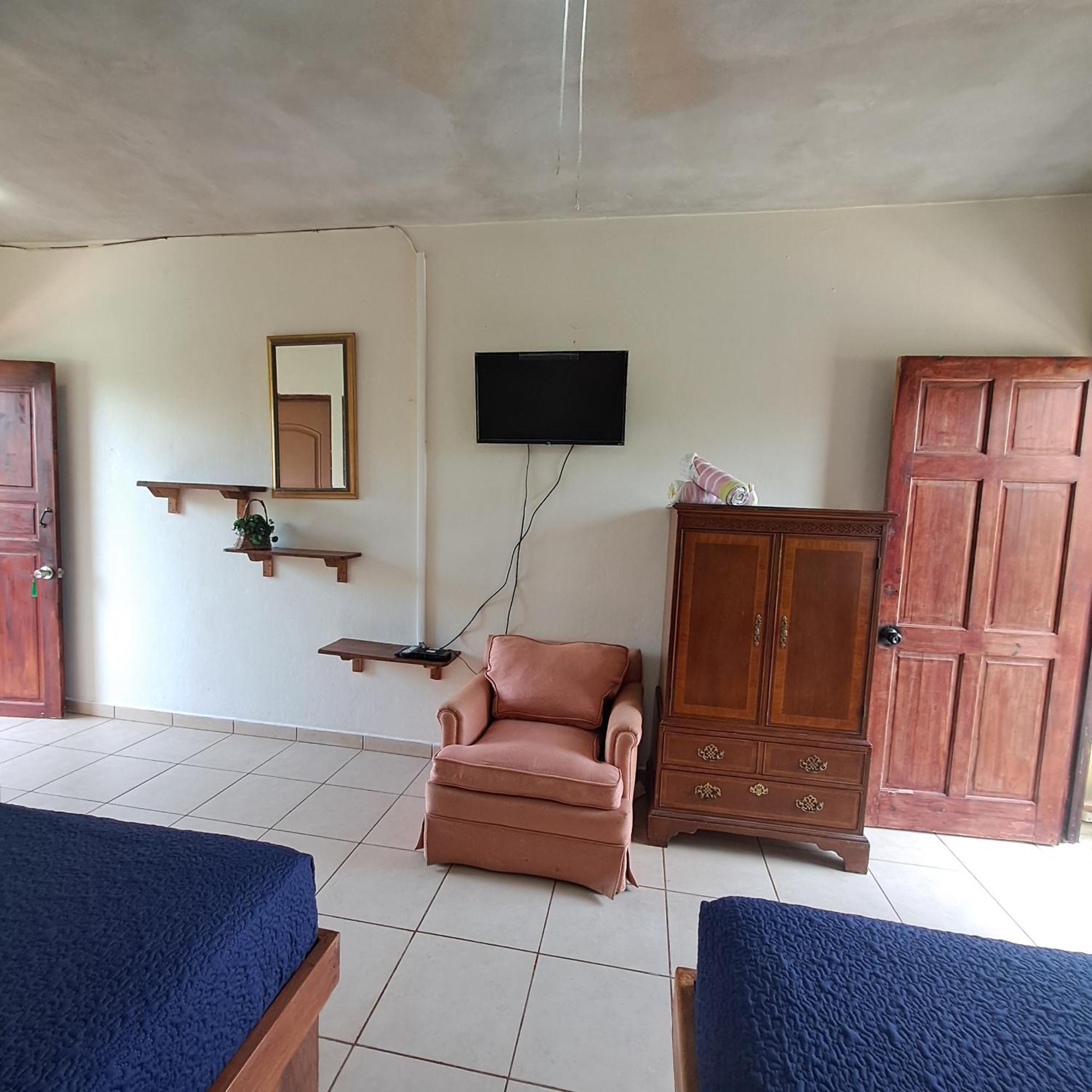 Hotel Georgi Cr Veintisiete de Abril Bagian luar foto