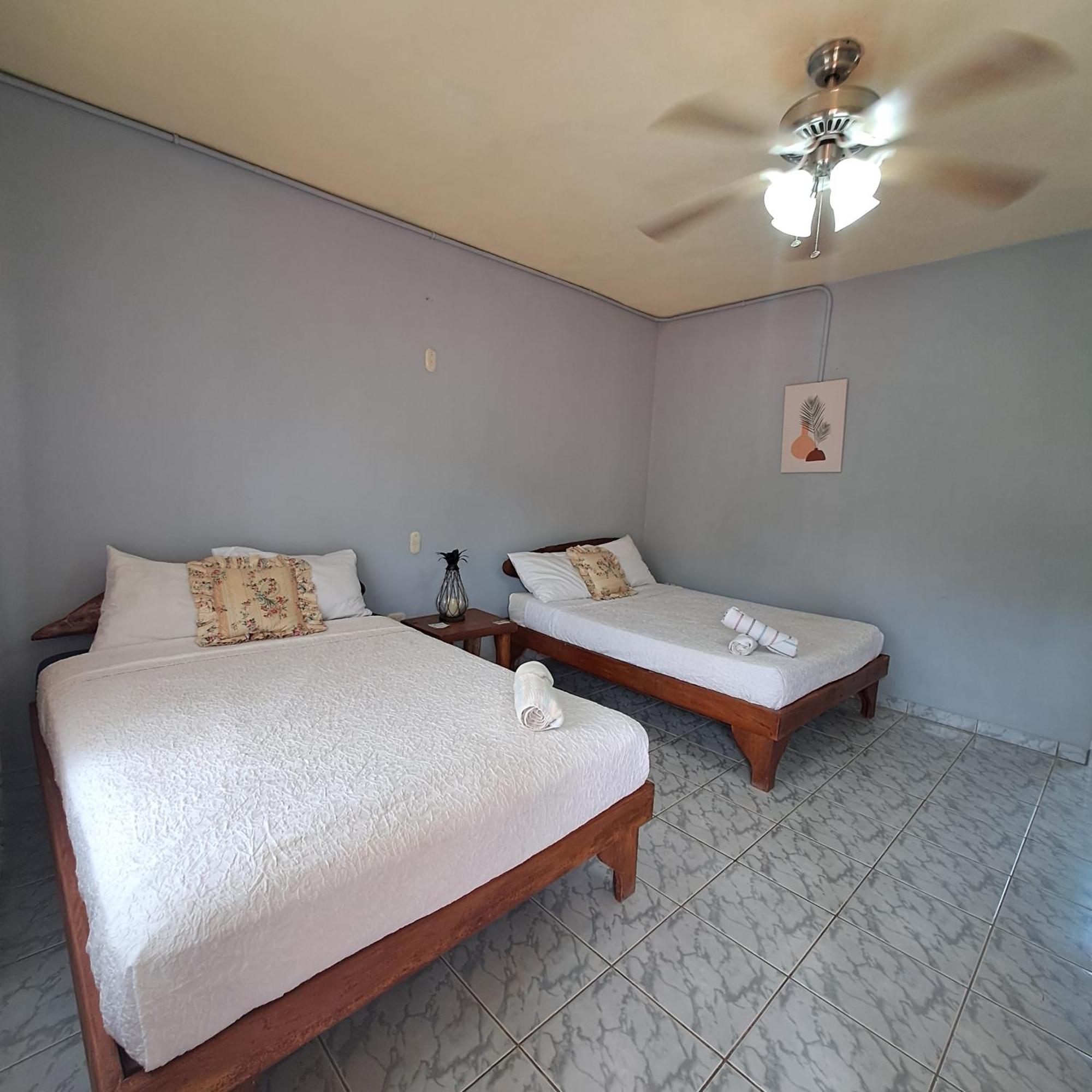 Hotel Georgi Cr Veintisiete de Abril Bagian luar foto